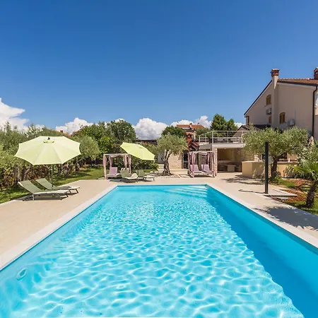 Idyllisches Nur 250 Meter Zum Mit Pool, Meerblick, Grillbereich, Liegen