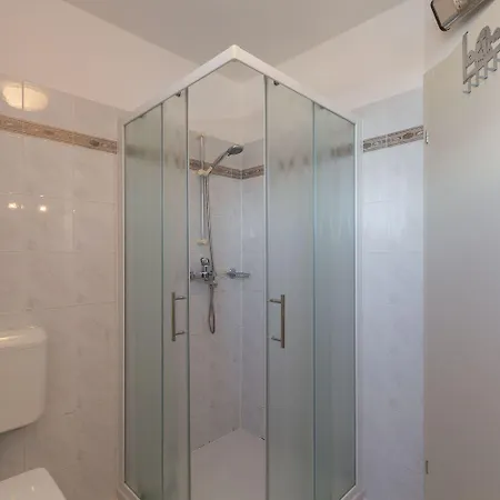 Idyllisches Nur 250 Meter Zum Mit Pool, Meerblick, Grillbereich, Liegen *