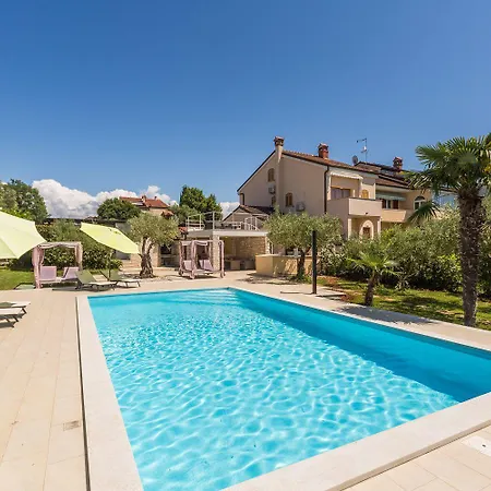 Idyllisches Nur 250 Meter Zum Mit Pool, Meerblick, Grillbereich, Liegen