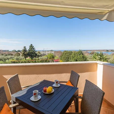 Apartamento Idyllisches Nur 250 Meter Zum Mit Pool, Meerblick, Grillbereich, Liegen