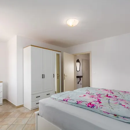 Idyllisches Nur 250 Meter Zum Mit Pool, Meerblick, Grillbereich, Liegen *