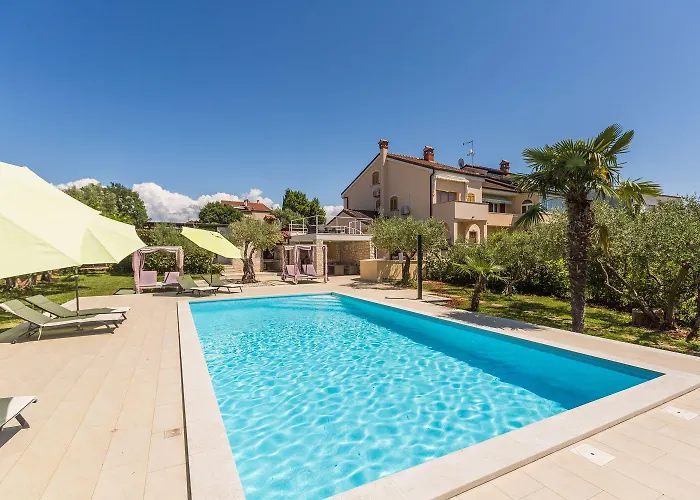 Idyllisches Nur 250 Meter Zum Mit Pool, Meerblick, Grillbereich, Liegen