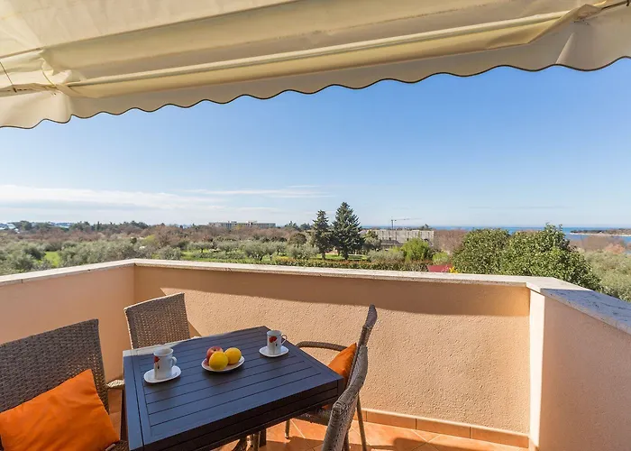 Idyllisches Nur 250 Meter Zum Mit Pool, Meerblick, Grillbereich, Liegen Lejlighed *