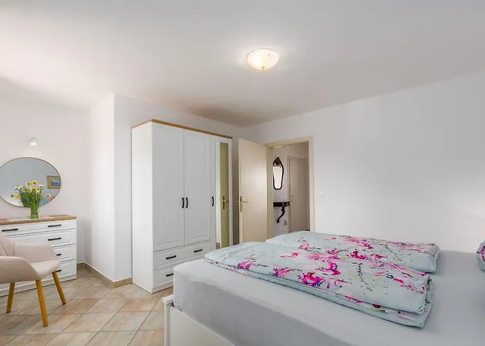 Idyllisches Nur 250 Meter Zum Mit Pool, Meerblick, Grillbereich, Liegen *